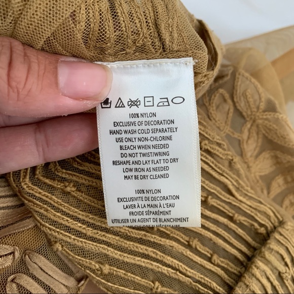 [Ecote] Gold Shimmer Embroidered Crop Tank - Picture 6 of 10